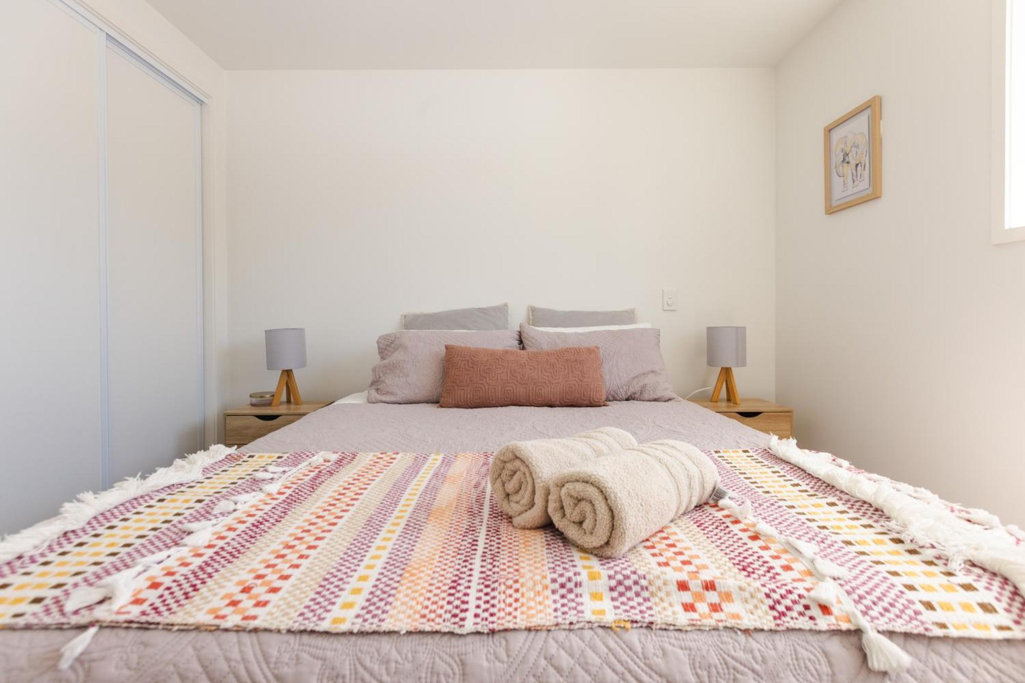 Modern 2 Bedroom By Hagley Park ไครสต์เชิร์ช ภายนอก รูปภาพ